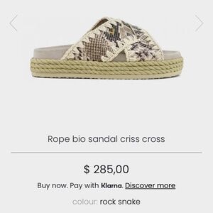 MOU Criss Cross Sandal